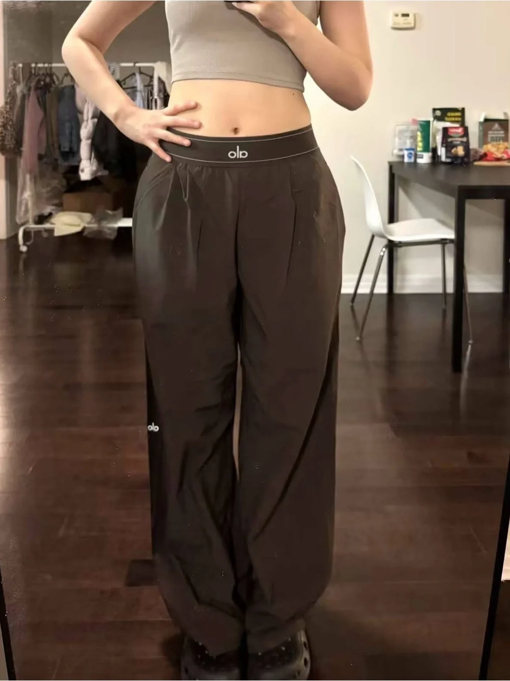 ALO Yoga Wide-Leg Pants in Dark Brown